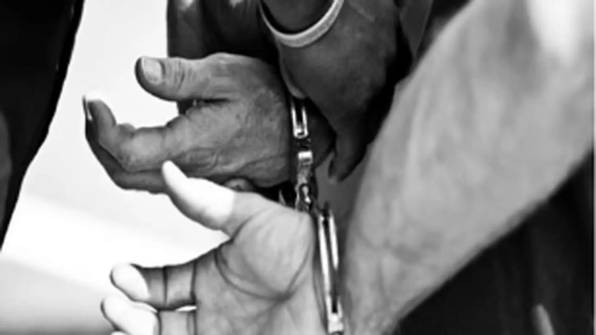 महिला से बलात्कार कर किया ब्लैकमेल, 66 वर्षीय डायनामेंटेयर गिरफ्तार