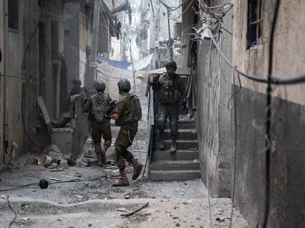इजरायली सेना ने लेबनान में हिजबुल्लाह के आतंकी ठिकानों पर हमला किया