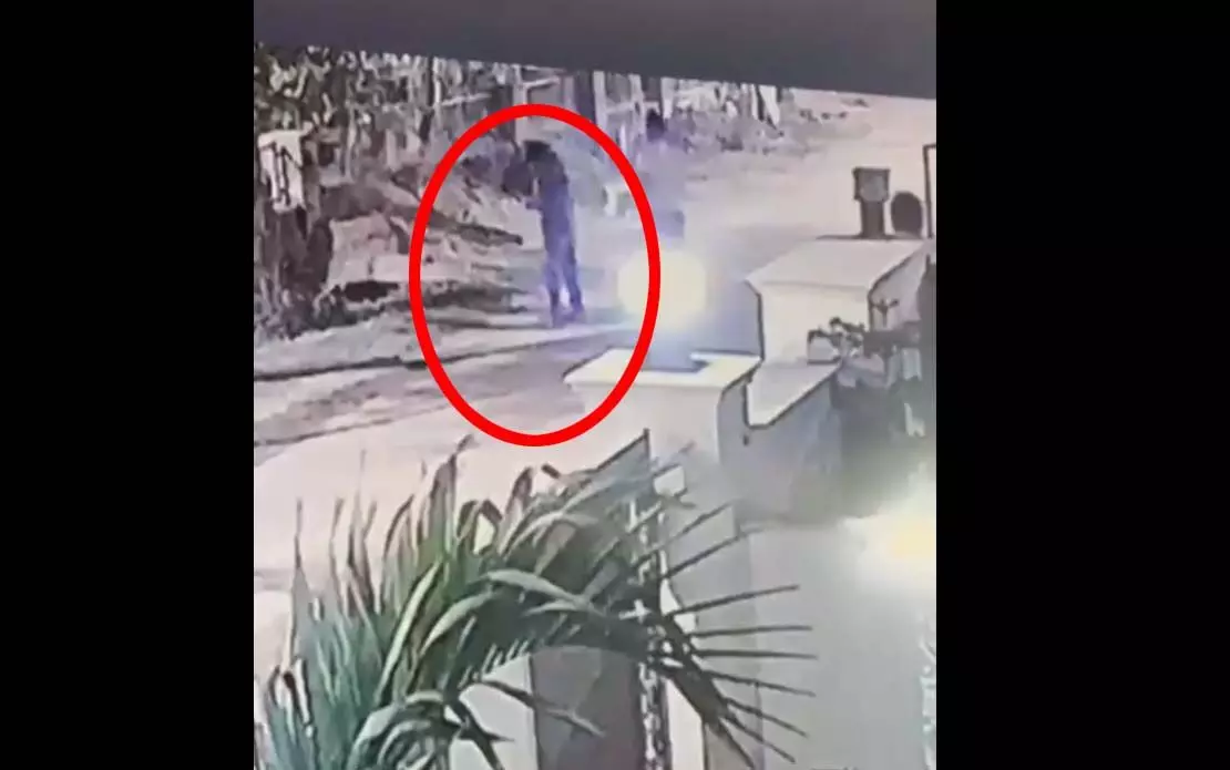 हत्या का LIVE वीडियो, मुख्यमंत्री की सुरक्षा में तैनात पुलिस इंस्पेक्टर के बेटे ने बल्ले से किया वार, सनसनीखेज वारदात से हड़कंप