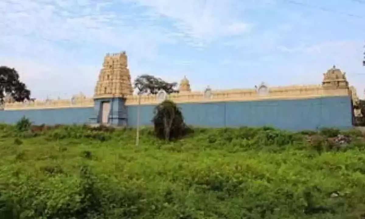 राज्य में मंदिरों की भूमि का संरक्षण सर्वोच्च प्राथमिकता होनी चाहिए