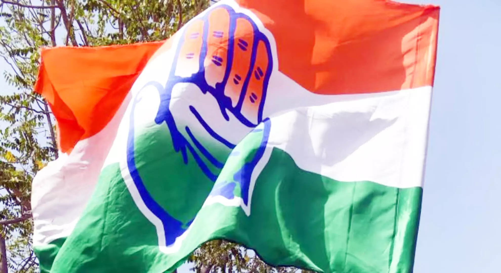 कर्नाटक में सीटें जीतने के लिए कांग्रेस नाखुश बीजेपी नेताओं का सहारा ले रही है