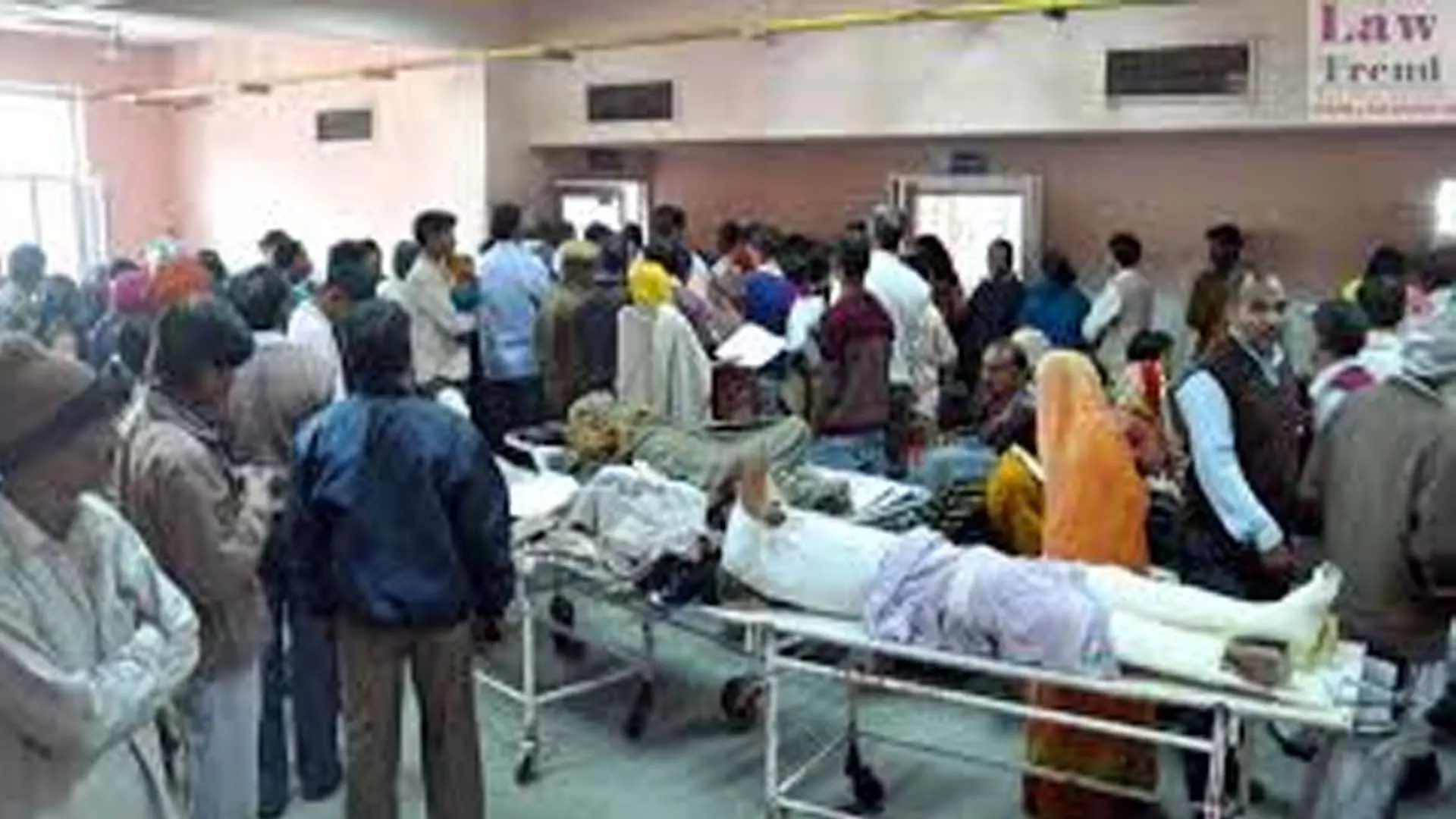 दिल्ली सरकार की स्वास्थ्य सुविधाओं में दवाओं और उपभोग्य सामग्रियों की अनुपलब्धता