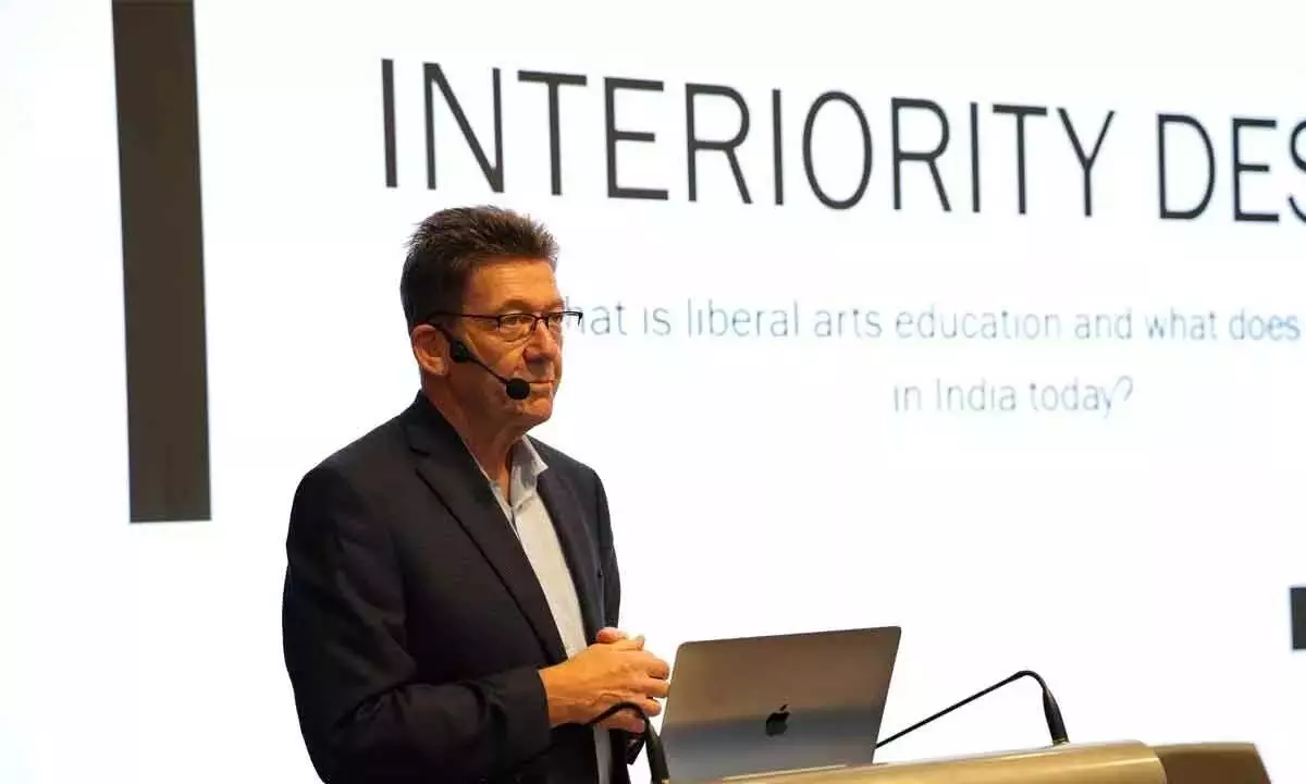 भारत में उदार कला शिक्षा पर बल