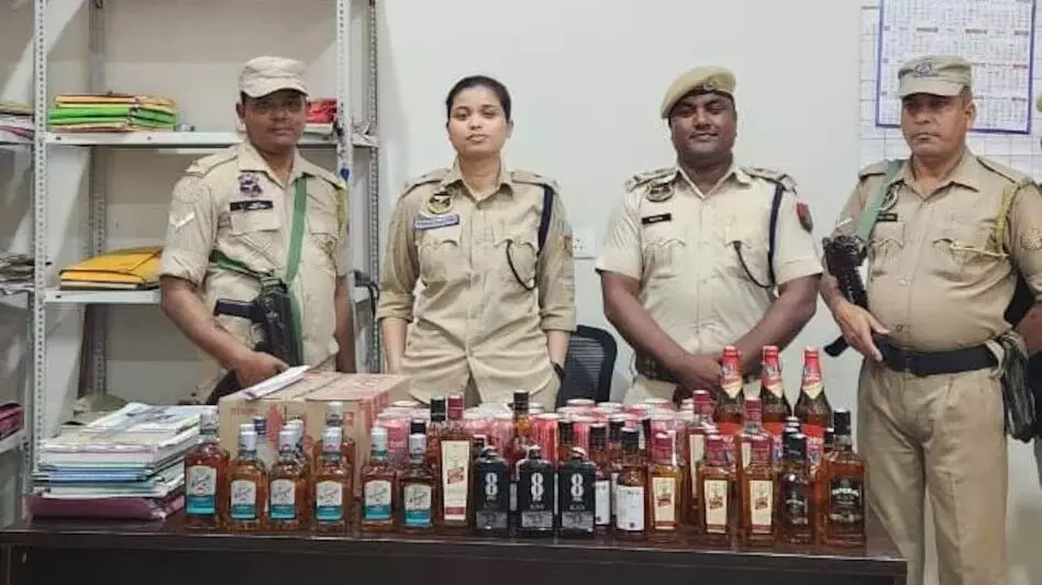 असम सिलापत्थर पुलिस ने भारी मात्रा में अवैध शराब जब्त