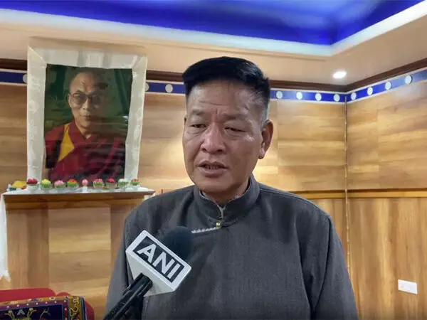 अपने देश को सस्ते चीनी उत्पादों से न भरें: निर्वासित तिब्बती नेता सिक्योंग पेनपा