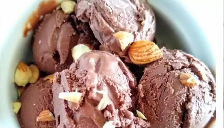 रेसिपी- स्वप्निल और स्वादिष्ट बादाम चॉकलेट आइसक्रीम