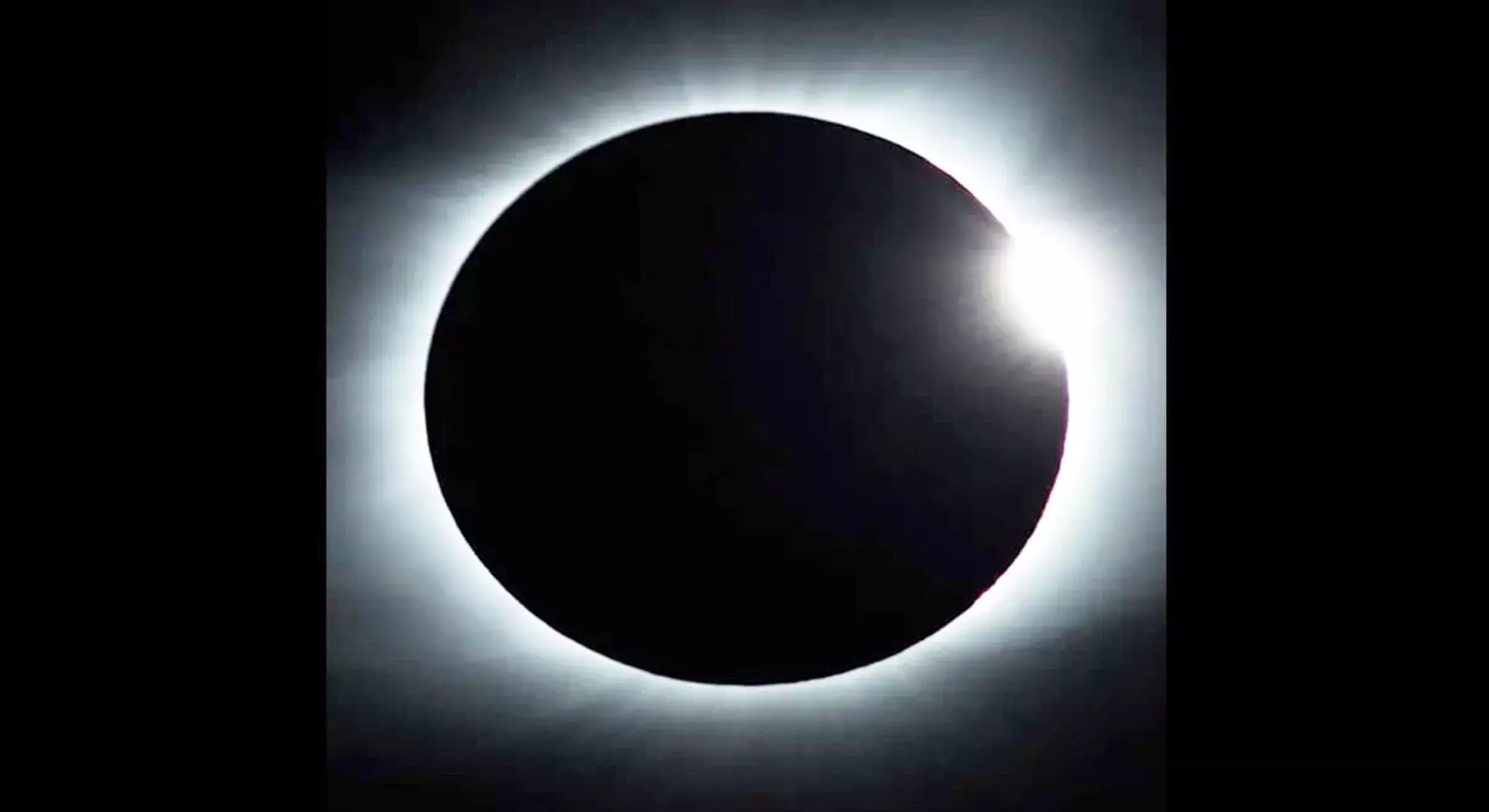 उगते शनि पर सूर्य ग्रहण: अप्रैल में दुर्लभ खगोलीय घटनाओं को कैसे देखें