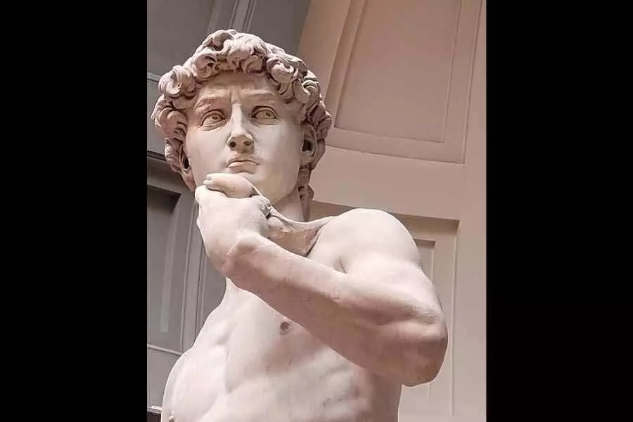 फ्लोरेंस में माइकलएंजेलो की मूर्तिकला के विवाद पर संपादकीय