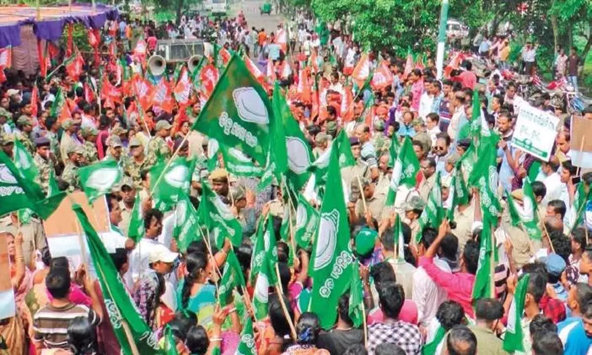 ओडिशा की राजनीति में दल-बदल का क्रम