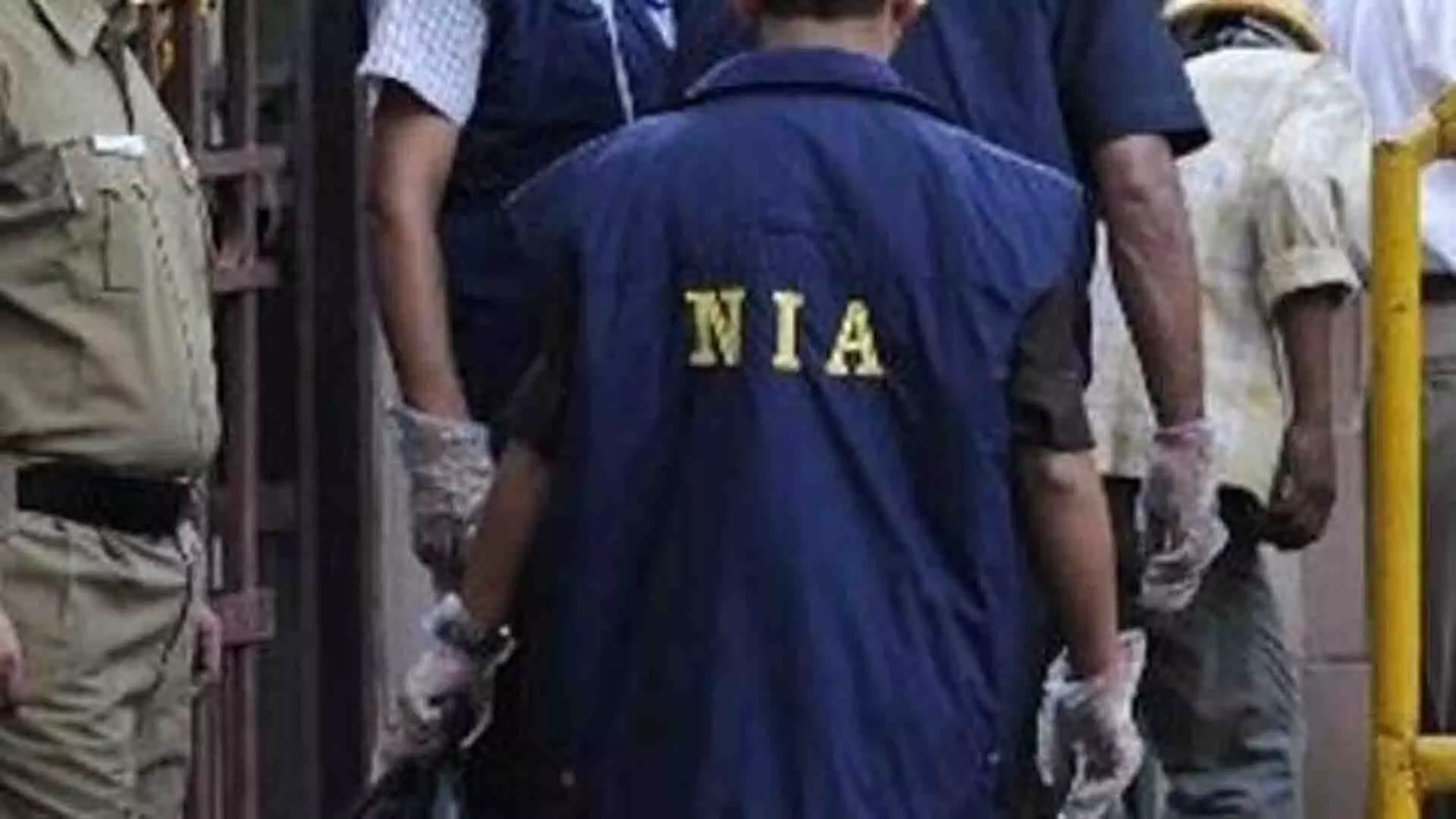 विस्फोट मामले की जांच के दौरान संदेशखाली प्रदर्शनकारियों ने NIA अधिकारियों पर पथराव
