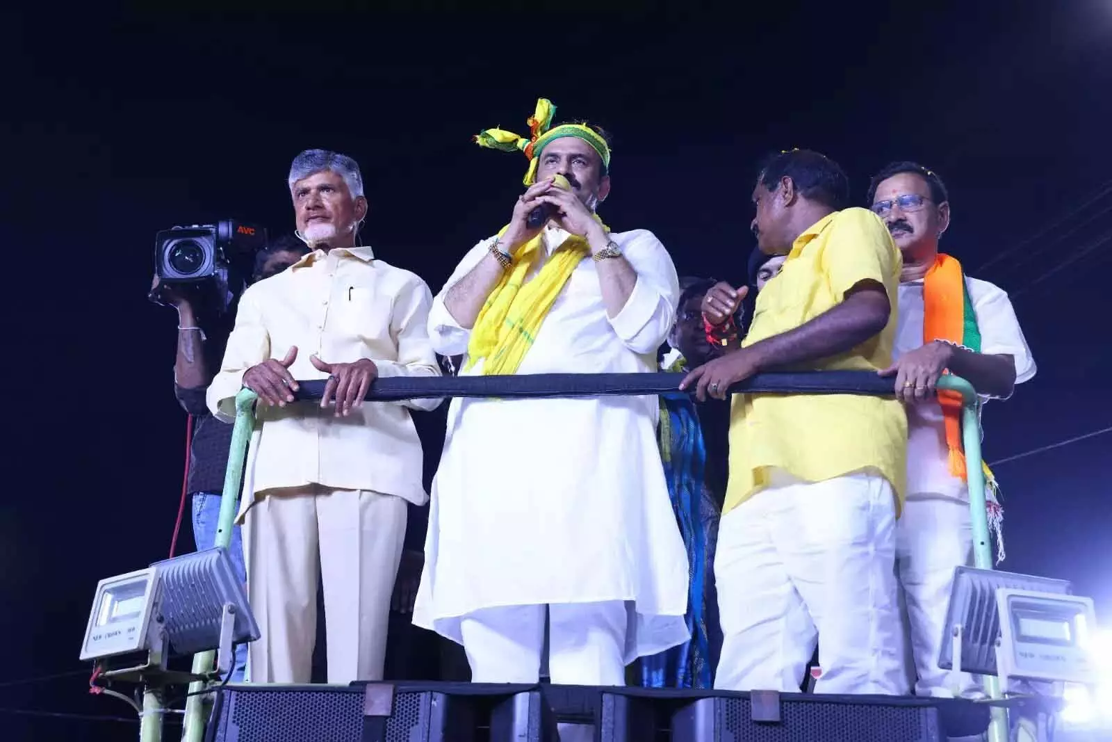 रघु रामकृष्णम राजू तेलुगु देशम पार्टी में शामिल हो गए