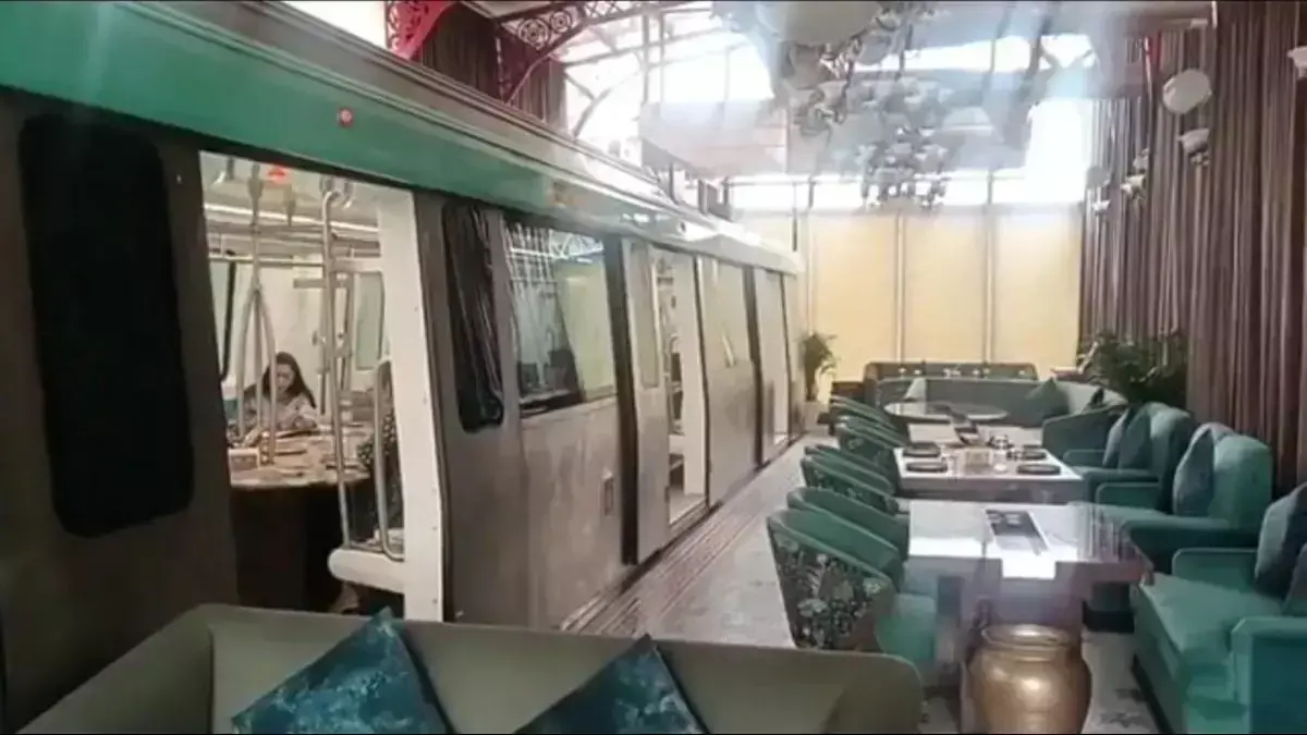 अब यात्रियों को नोएडा मेट्रो कोच के अंदर भी मिलेगा खाना