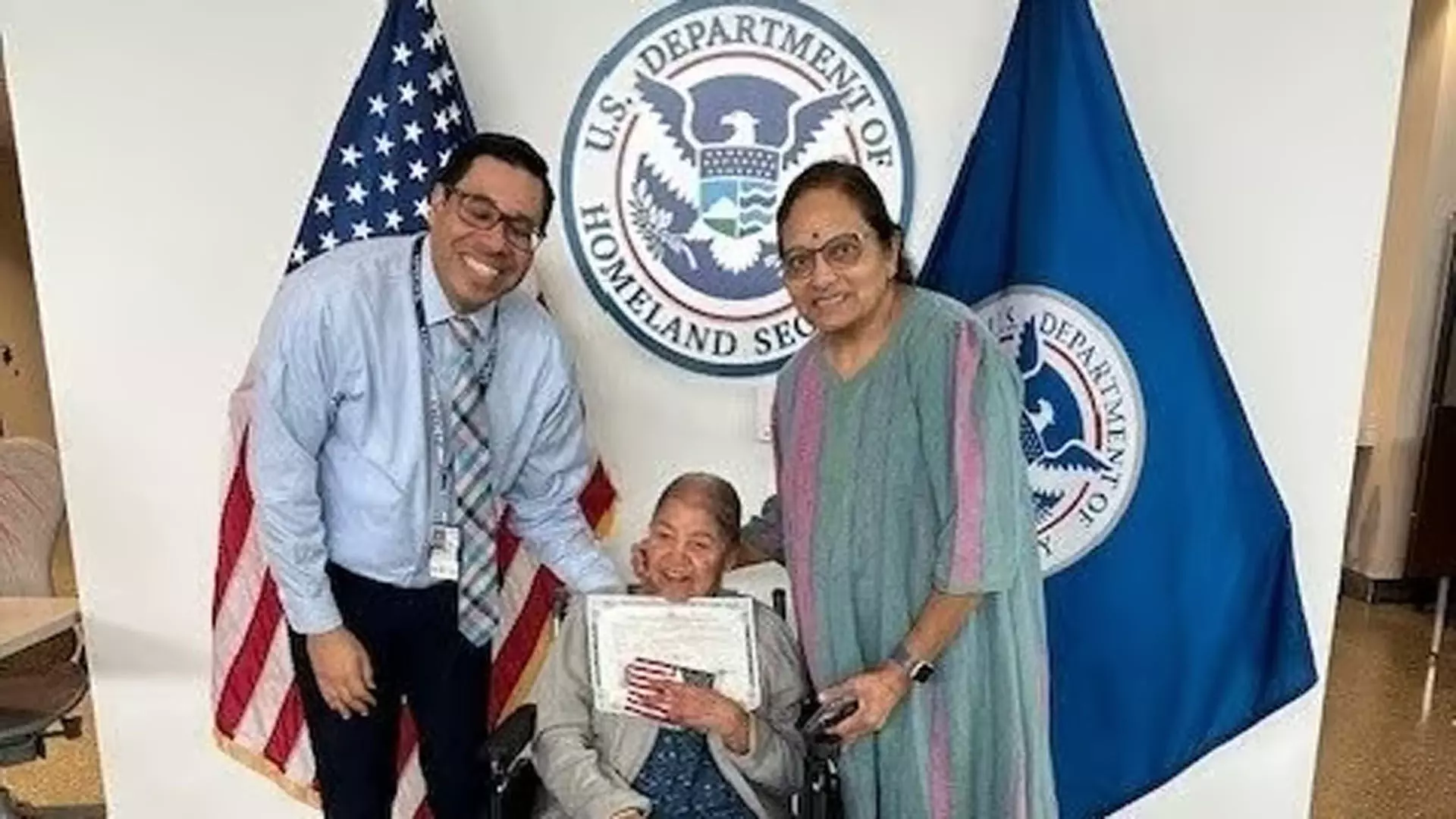 99 वर्षीय भारतीय महिला को मिली अमेरिकी नागरिकता