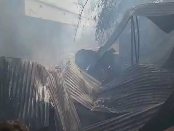 केरोसिन गोदाम में लगी आग, लाखों रूपये की संपत्ति जलकर खाक
