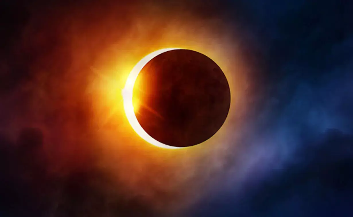 कल साल का पहला सूर्य ग्रहण, जानें सूतक काल लगेगा या नहीं