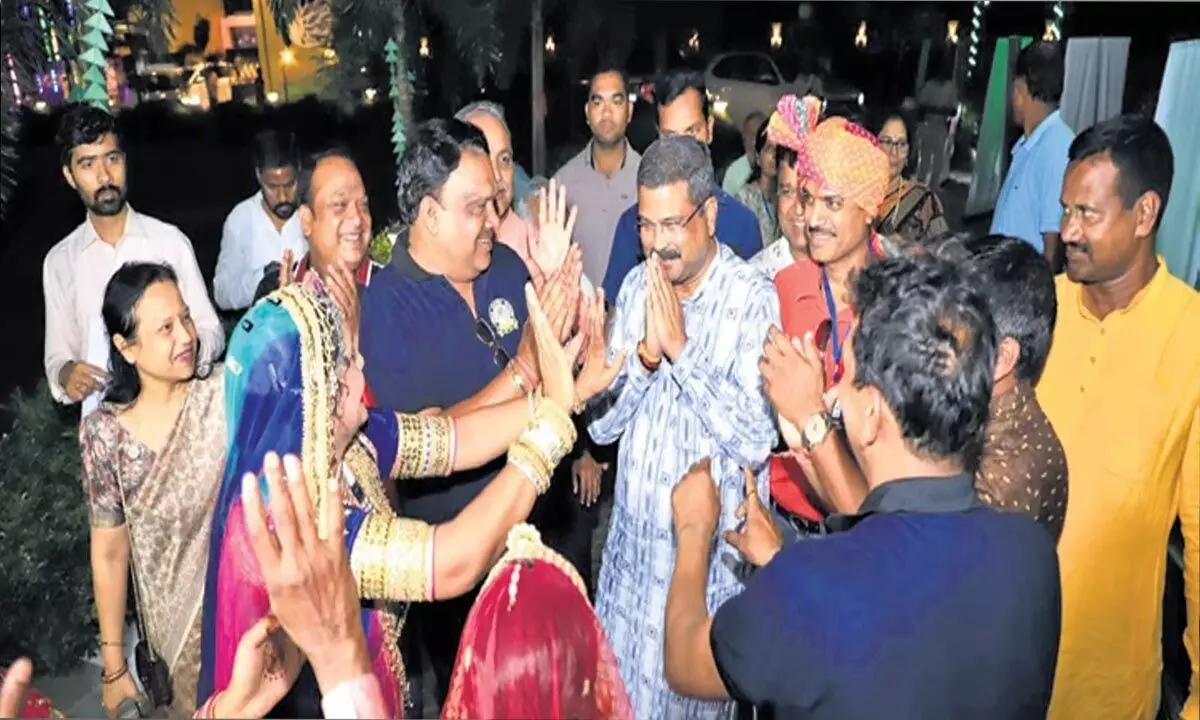 धर्मेंद्र प्रधान ने संबलपुर के लिए मार्च शुरू किया, विकास पर दांव लगाया