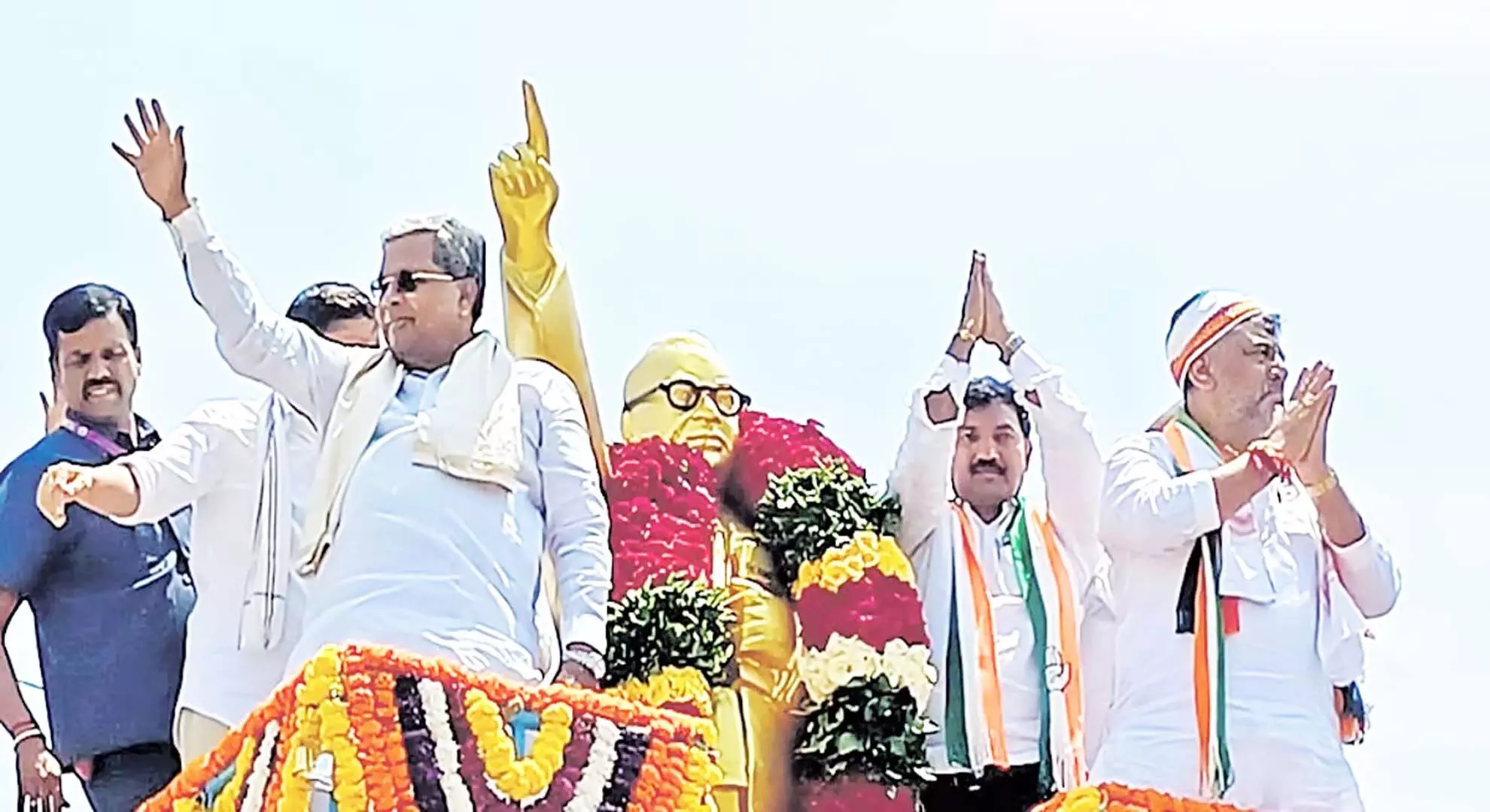 भाजपा सरकार को हार दिख रही है; कर्नाटक में कांग्रेस अधिकांश सीटें जीतेगी: सिद्धारमैया, डीकेएस