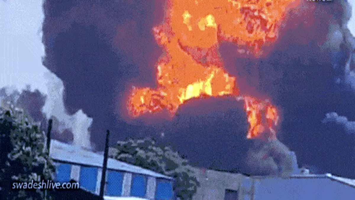 Kurukshetra : पराली से एक फैक्ट्री में लगी आग, लाखों रुपए का हुआ नुकसान