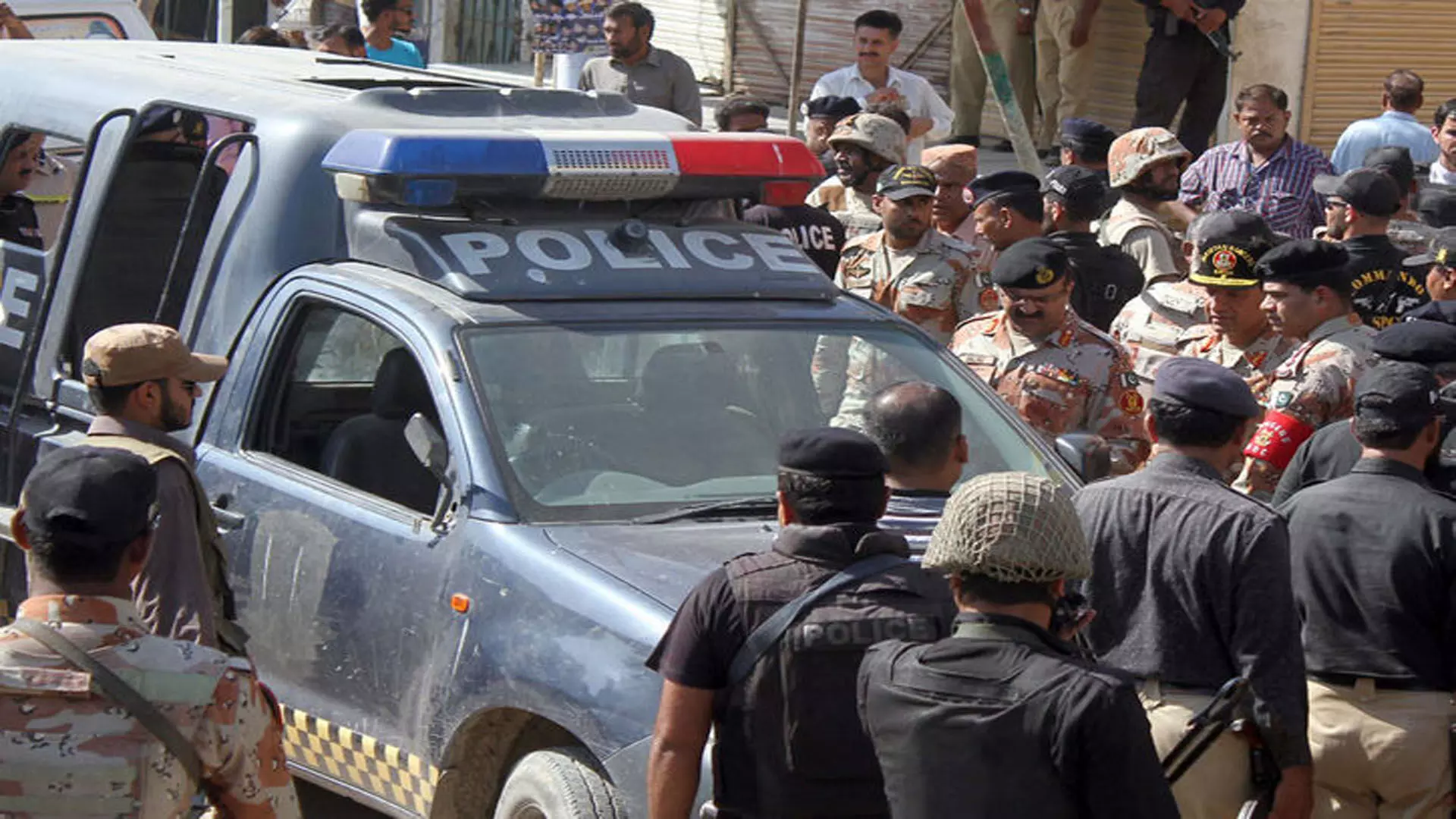 पाकिस्तान में अलग-अलग घटनाओं में 6 सुरक्षाकर्मी, 12 आतंकवादी मारे गए