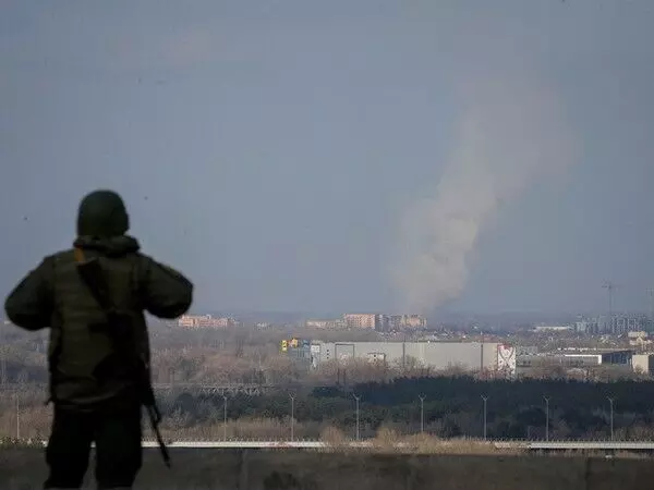 यूक्रेन के खार्किव में रूसी हमलों में कम से कम आठ लोग मारे गये