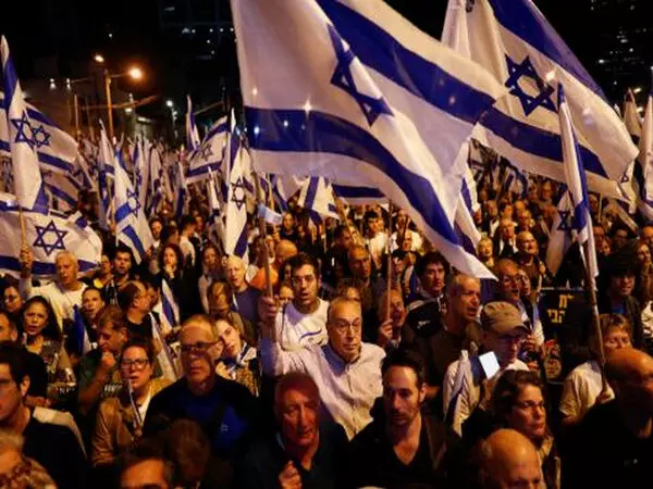 इजराइल में पीएम नेतन्याहू के इस्तीफे और जल्द चुनाव को लेकर सरकार विरोधी प्रदर्शन