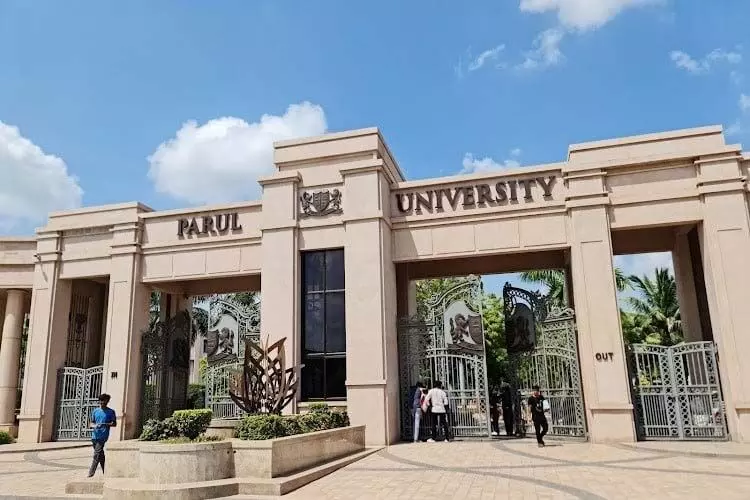 Parul University: पारुल यूनिवर्सिटी में छात्र ने की खुदकुशी, जांच जारी