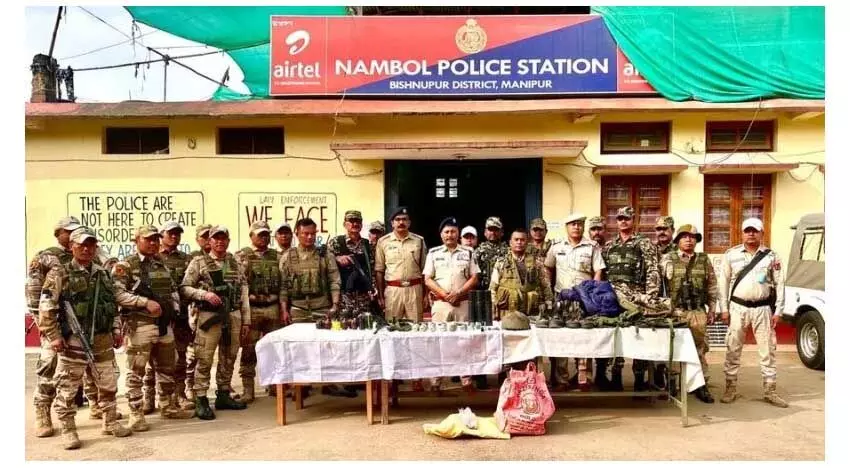 मणिपुर पुलिस ने काबुई नागा के पास छापेमारी में हथियार और विस्फोटकों का जखीरा बरामद किया