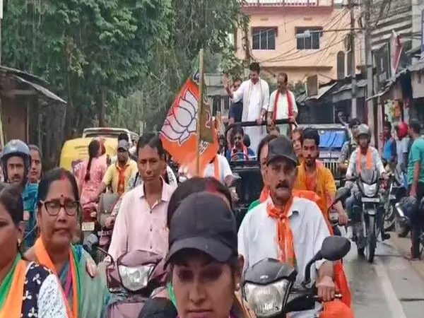 त्रिपुरा में बिप्लब कुमार देब के समर्थन में बीजेपी कार्यकर्ताओं ने बाइक रैली निकाली