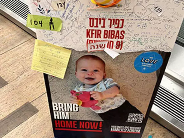 इजरायली दूत ने हमास के साथ युद्ध के 6 महीने पूरे होने के रूप में शिशु की तस्वीर साझा की