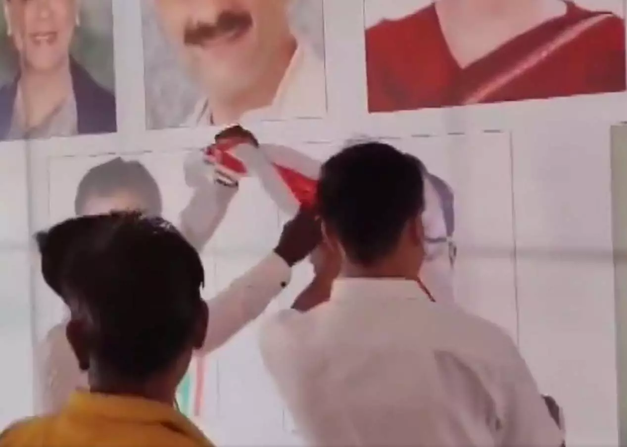 राहुल गांधी की रैली से पहले बड़ी चूक, पार्टी की फजीहत, हैरान करने वाला वीडियो आया सामने