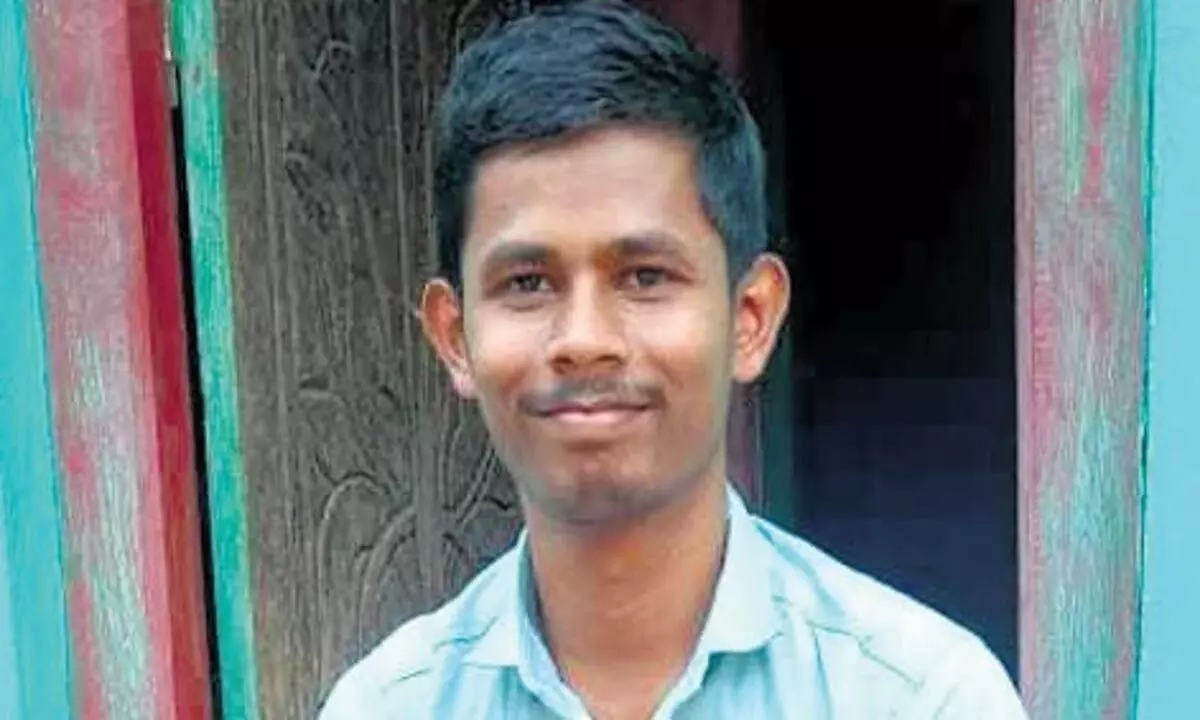मलकानगिरी के दिहाड़ी मजदूर के बेटे ने यूट्यूब से पढ़ाई करके आईआईटी जेईई में सफलता हासिल की
