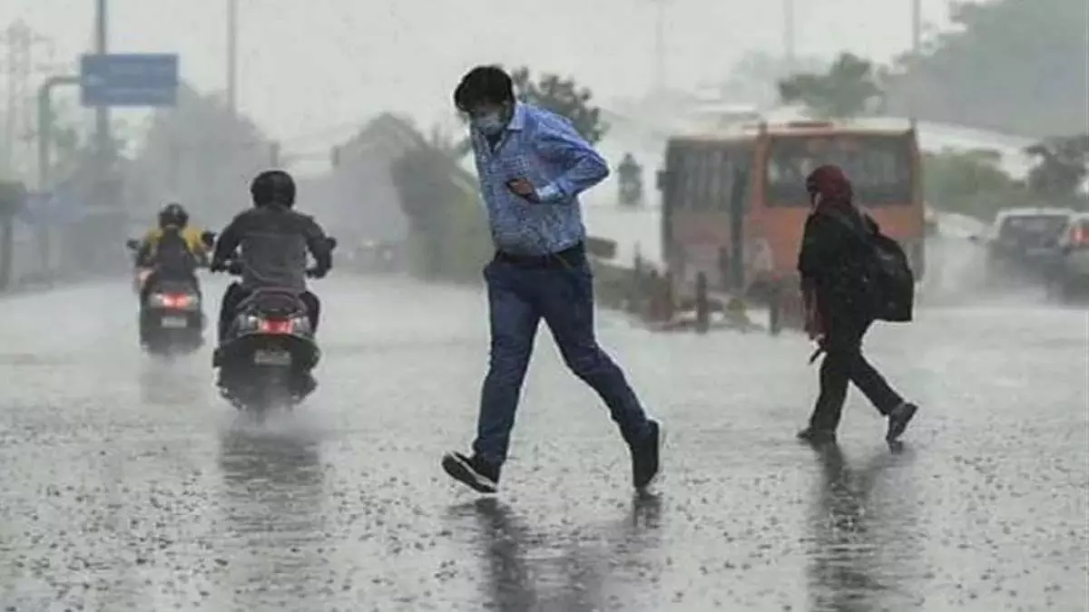 आईएमडी ने ओडिशा के 12 जिलों में आज बारिश की पीली चेतावनी जारी की