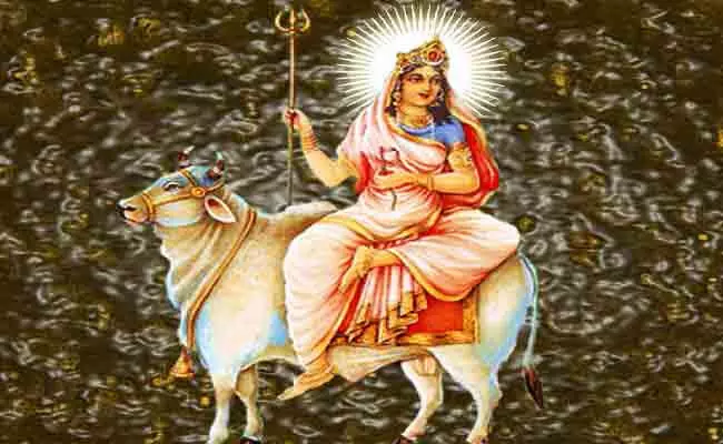 कल है नवरात्रि का पहला दिन, ऐसे करें मां शैलपुत्री की पूजा