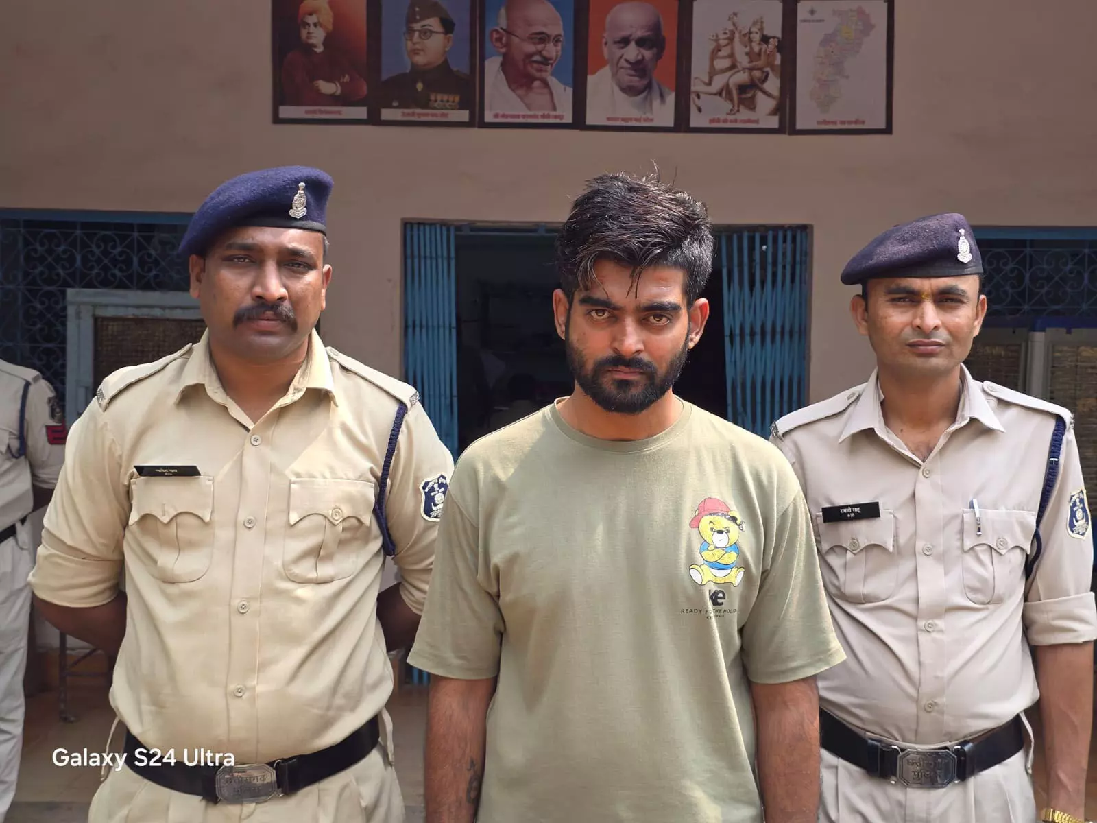 दिल्ली कैपिटल और मुंबई इंडियन में सट्टा लगवाया, युवक गिरफ्तार