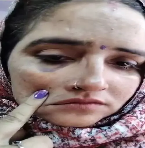 पाकिस्तानी महिला सीमा हैदर के साथ मारपीट का वीडियो आया सामने, पुलिस और वकील ने बताया फेक