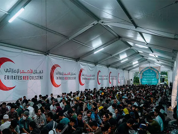 ईआरसी ने इंडोनेशिया में शेख जायद मस्जिद में इफ्तार भोजन को प्रतिदिन 12,000 तक बढ़ा दिया