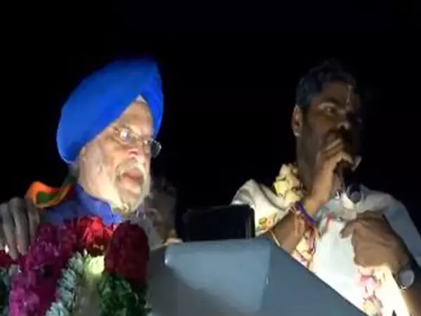 भाजपा के अन्नामलाई, केंद्रीय मंत्री पुरी ने कोयंबटूर में रोड शो किया