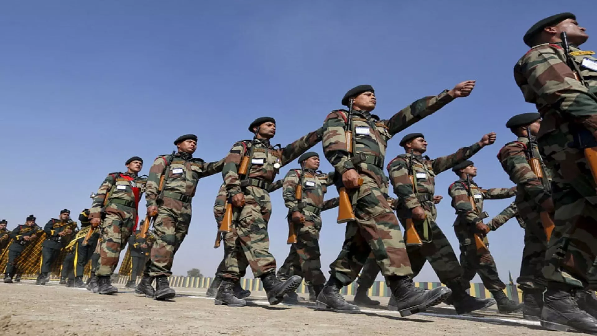 भारतीय सशस्त्र बलों को हर समय लाइन पर बने रहने की आवश्यकता क्यों है?