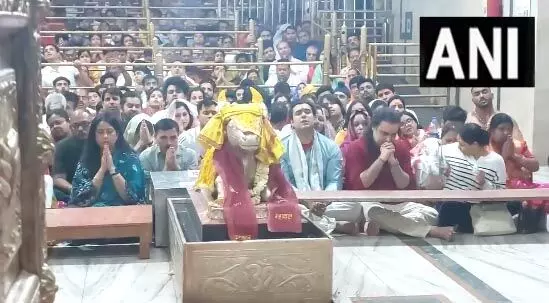 गायक जुबिन नौटियाल ने महाकालेश्वर मंदिर में की पूजा-अर्चना, वीडियो