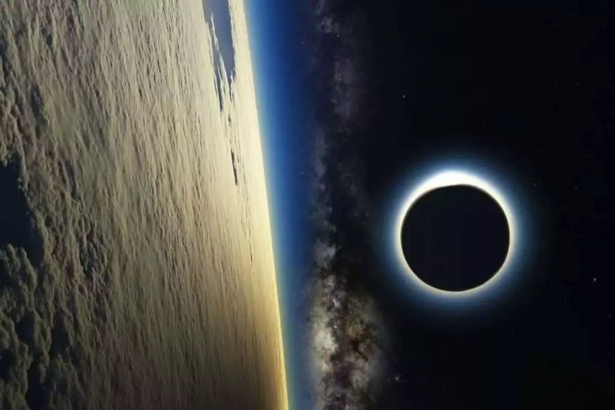 देखिए सूर्य ग्रहण की अद्भुत तस्वीरें, NASA ने अंतरिक्ष से दिखाई झलक
