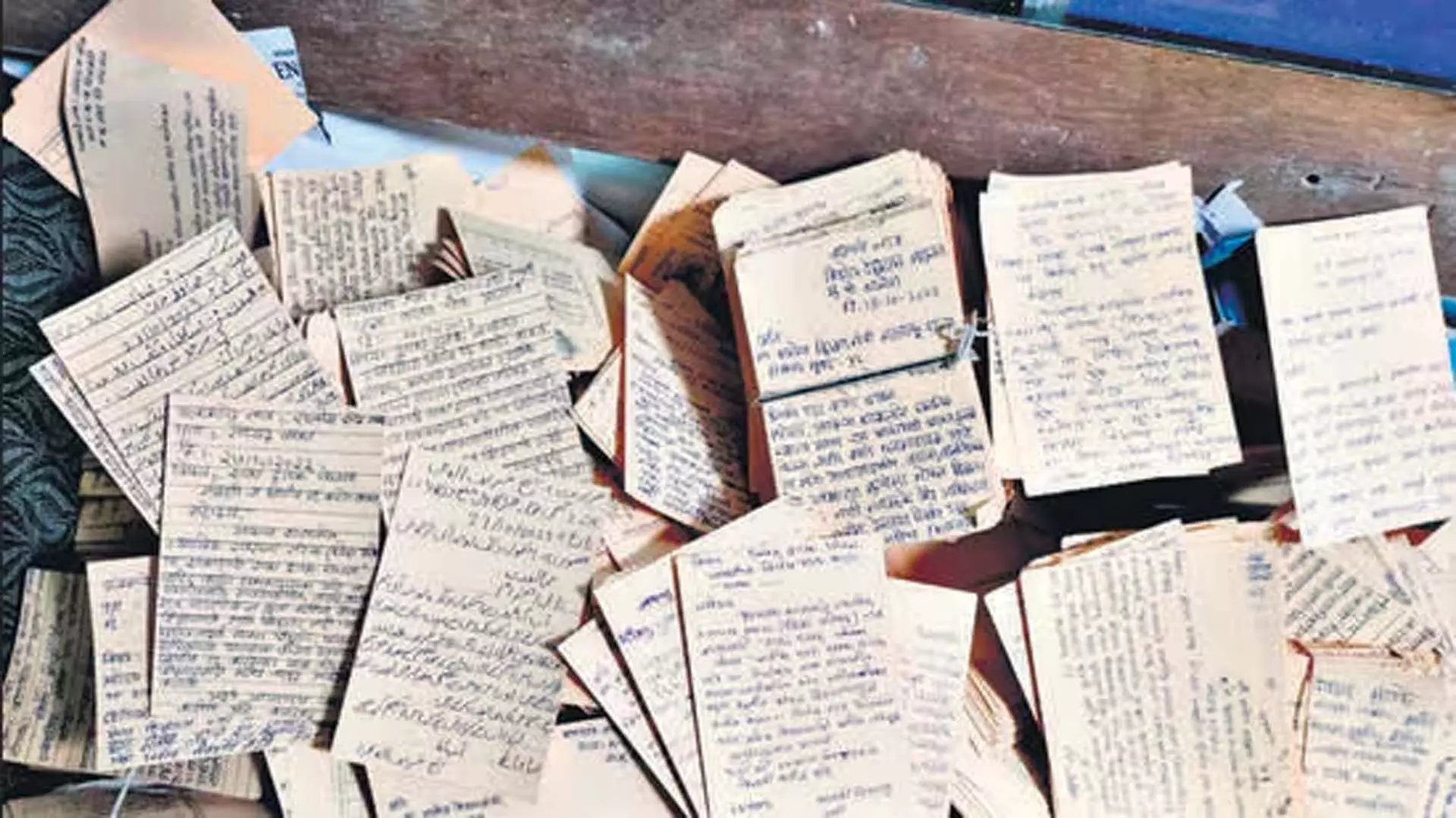 शिक्षा विभाग ने स्कूल गोद लेने योजना का विरोध करने वाले हजारों पत्रों को रद्दी कर दिया