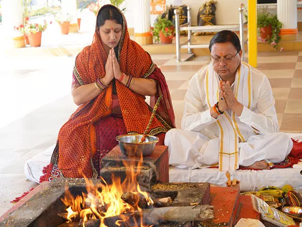 मुख्यमंत्री पुष्कर सिंह धामी ने चैत्र नवरात्रि पर पूजा की