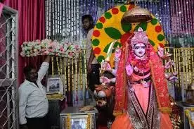 माता वैष्णो देवी मंदिर में इस बार माता को नौ के बजाय सात बार पोशाक धारण कराई जाएगी