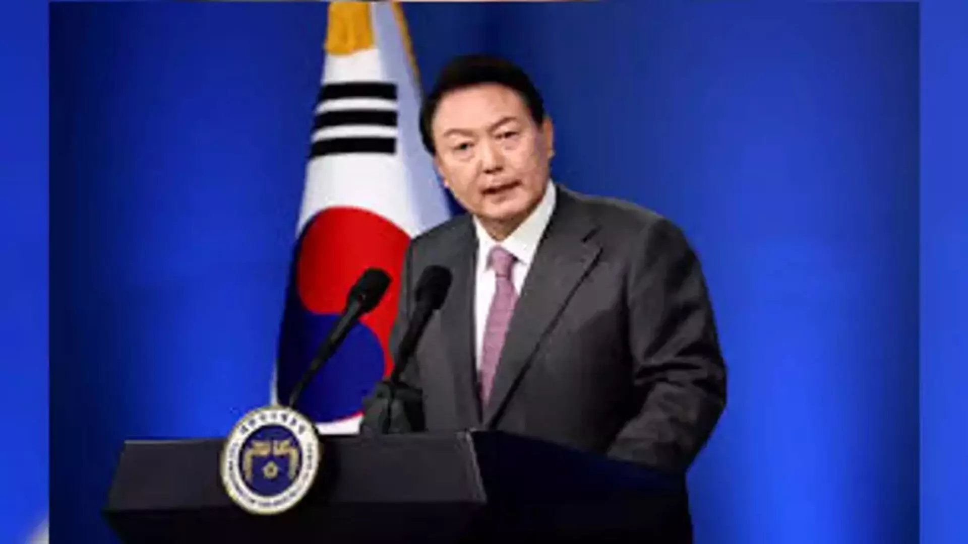 दक्षिण कोरिया के राष्ट्रपति को एक महत्वपूर्ण संसदीय चुनाव में एक बड़ी परीक्षा का सामना करना पड़ रहा