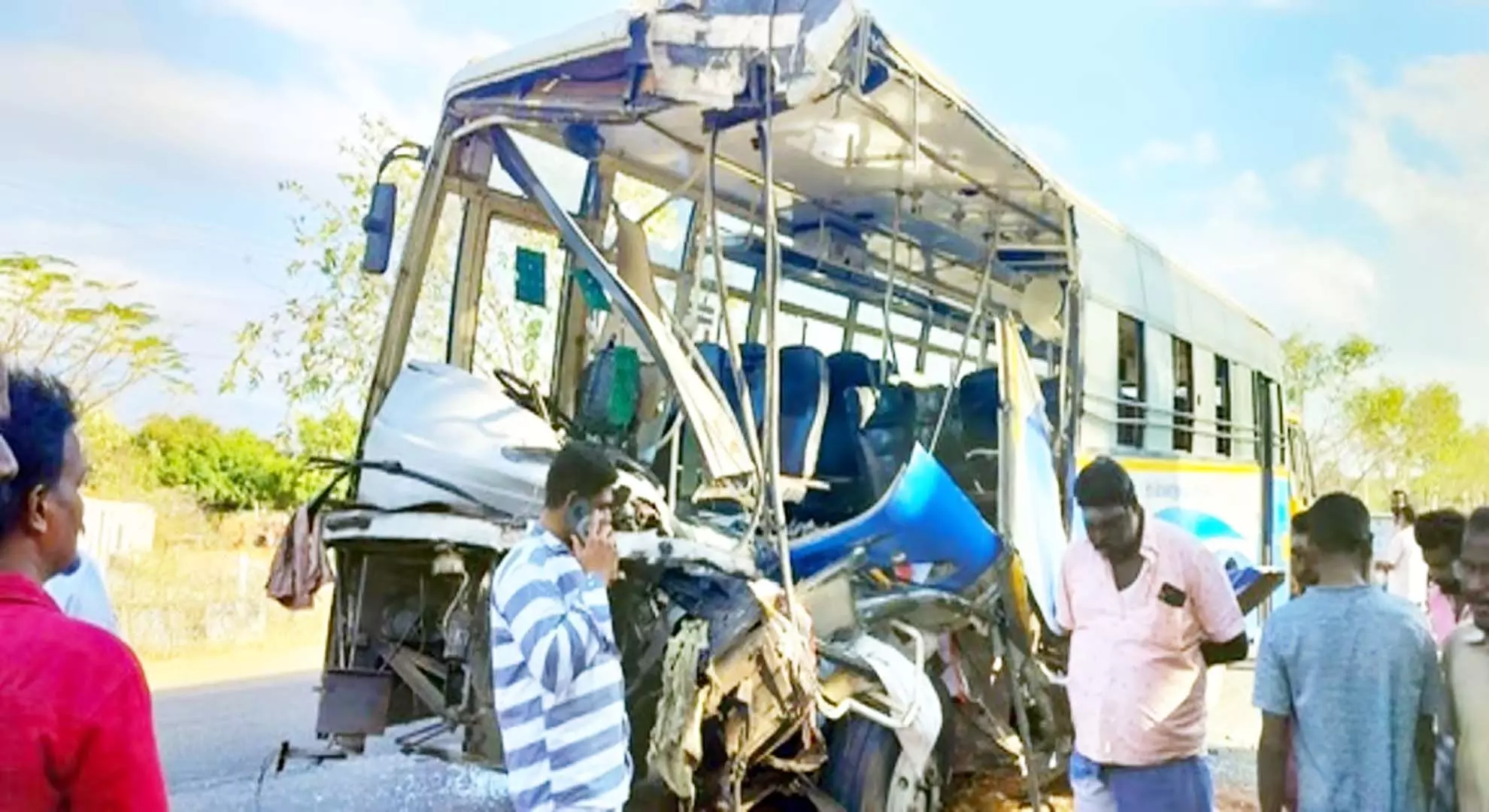 तेनकासी में टीएनएसटीसी बस के ट्रक से टकराने से कंडक्टर की मौत हो गई, 11 घायल हो गए