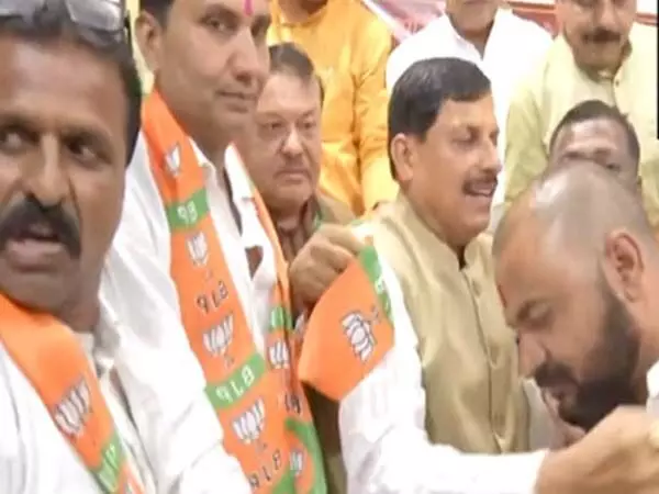मध्य प्रदेश में कांग्रेस के लिए एक और झटका, सीएम मोहन यादव की मौजूदगी में पार्टी कार्यकर्ता बीजेपी में शामिल हुए