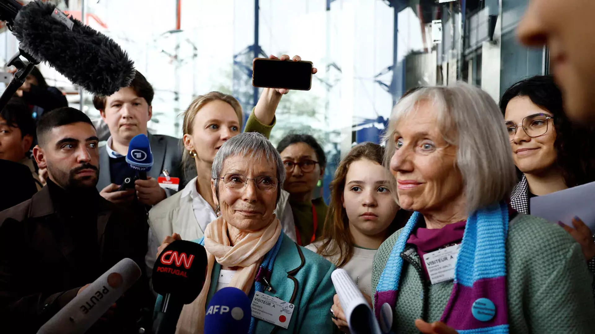 स्विट्जरलैंड के बुज़ुर्ग कौन हैं जिन्होंने ऐतिहासिक जलवायु मामला जीता