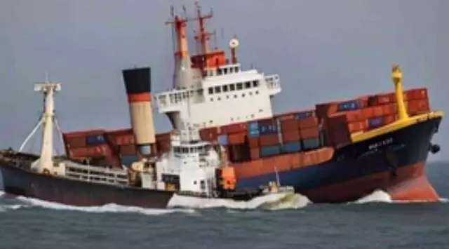 चीन में जहाज के टकराने से 8 लोगों की मौत