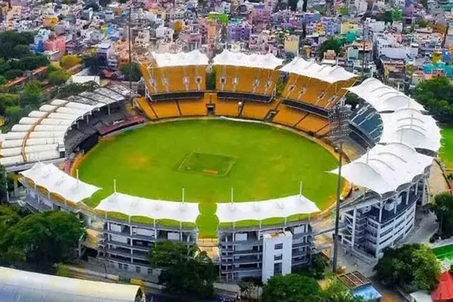 IPL 2024: चिदंबरम स्टेडियम के पास काले बाजार में आईपीएल मैच टिकट बेचने के आरोप में 8 पर किया मामला दर्ज