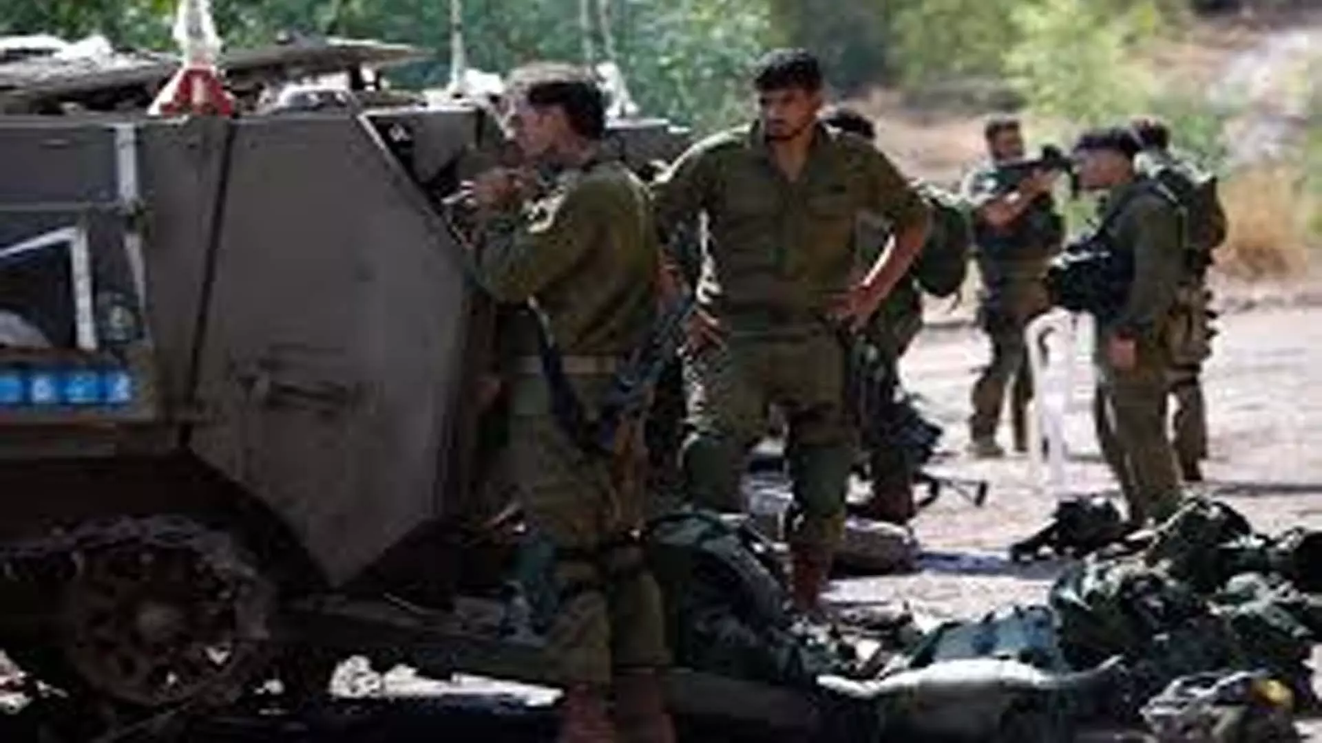 इजराइल ने हिजबुल्लाह के ठिकानों पर हमला किया